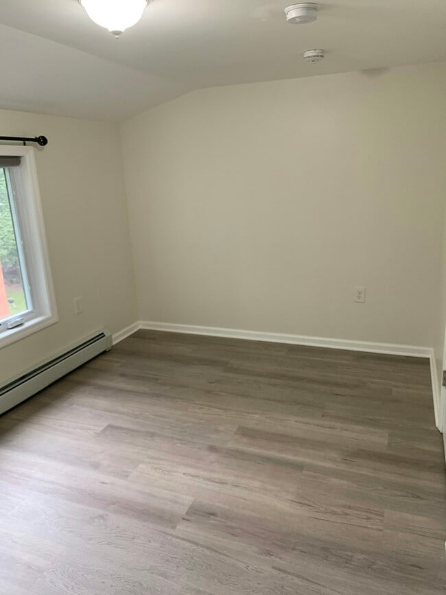 Building Photo - 141 Humphrey St