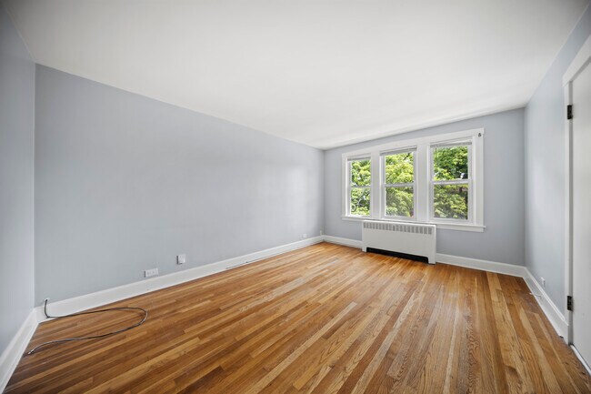 Building Photo - 1814 Elmwood Ave