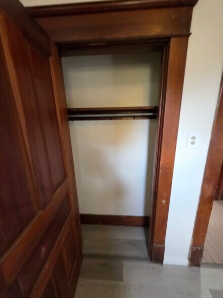 Building Photo - 409 S 3rd St