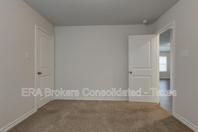 Building Photo - 121 Little Wichita