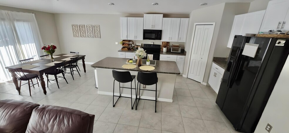 Building Photo - 3010 Lytton Hall Dr