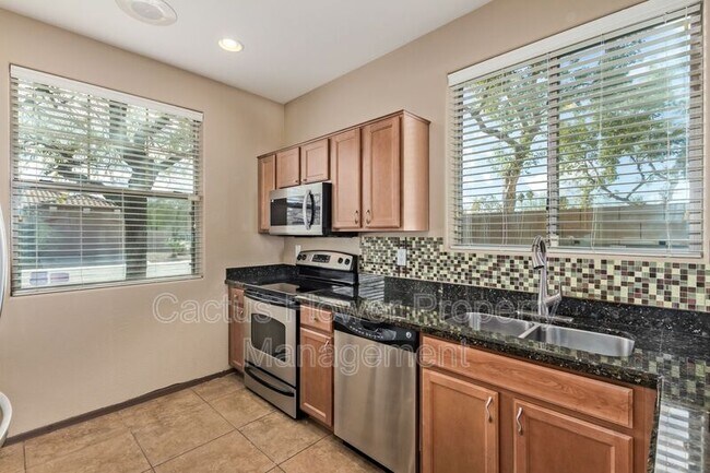 Building Photo - 2624 W Beautiful Ln