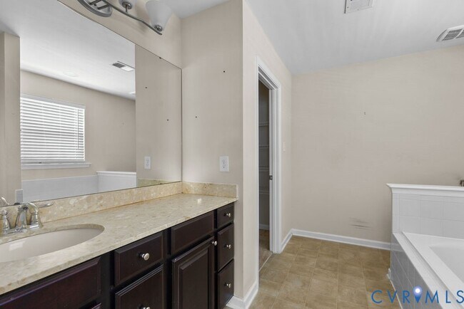 Building Photo - 3414 Avocado Dr