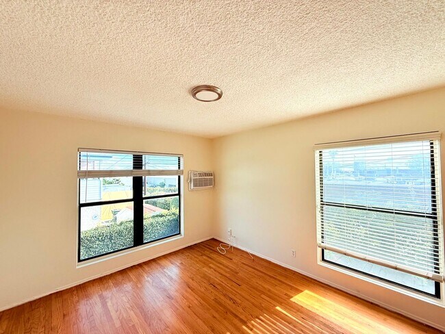 Building Photo - 2270 White St