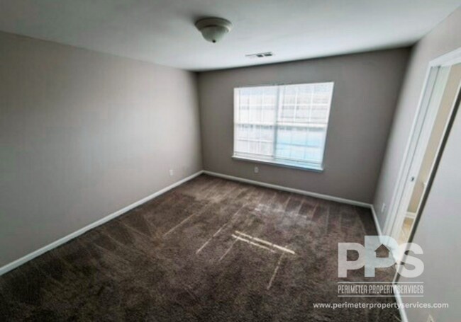 Building Photo - 6764 Blackstone Pl