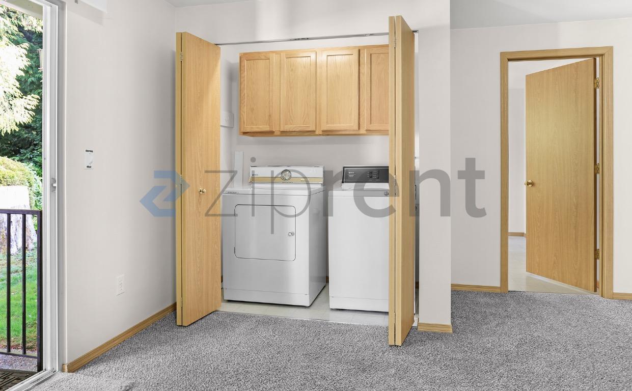 Building Photo - Unit