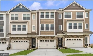 Building Photo - 524 Bartholomew Dr