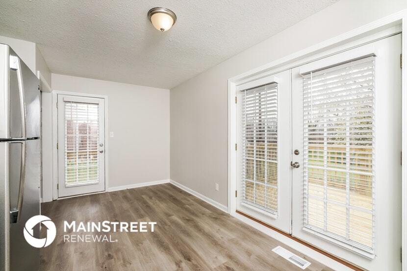 Building Photo - 1303 Woodcreek Dr