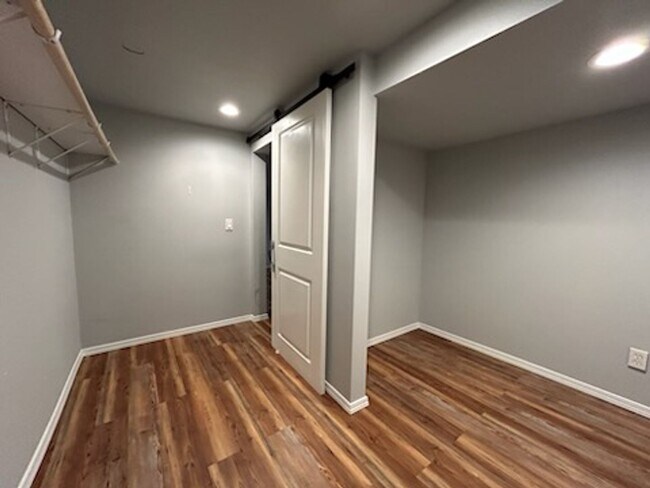 Building Photo - 224go