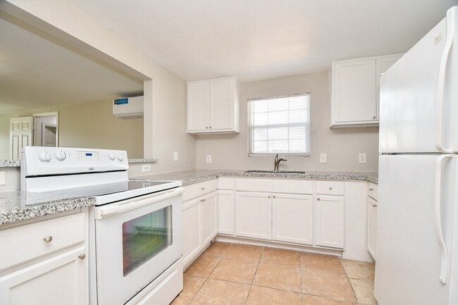 Building Photo - 2928 Wayne St