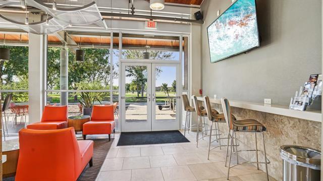 Building Photo - 3661 Rosemont Dr