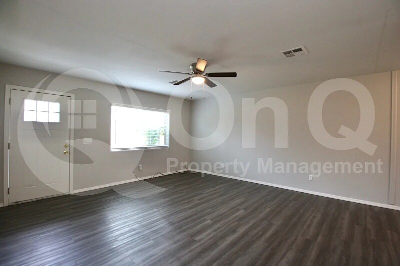 Building Photo - 1732 W Maricopa St