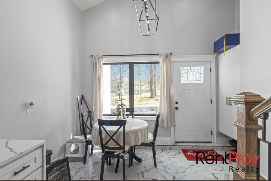 Building Photo - 517 Country View Dr