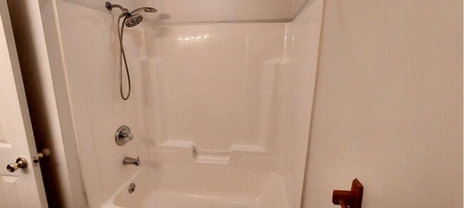 Building Photo - 2 Bedroom Duplex