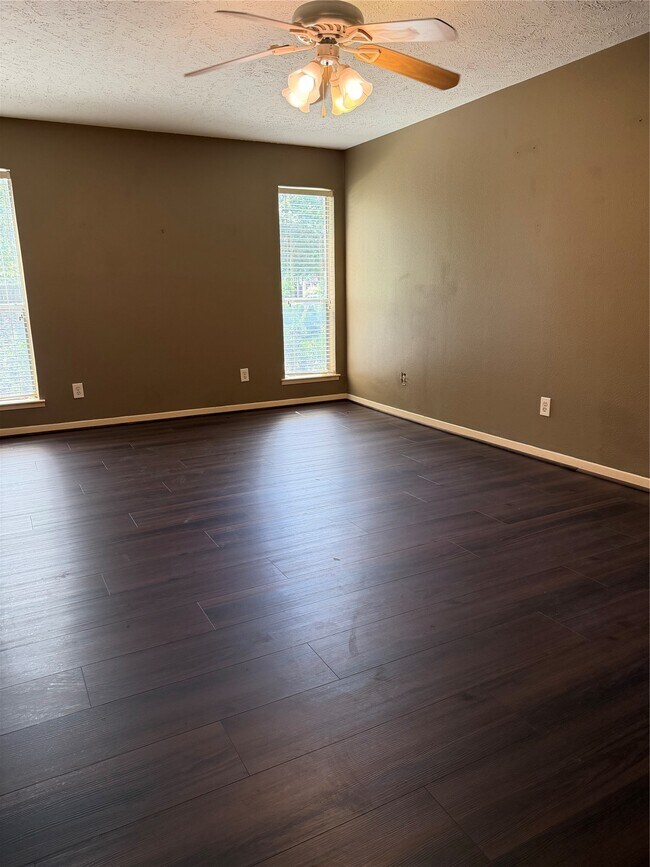 Building Photo - 10102 Sagecourt Dr