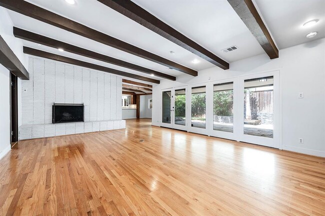 Building Photo - 6825 Bellgreen Dr