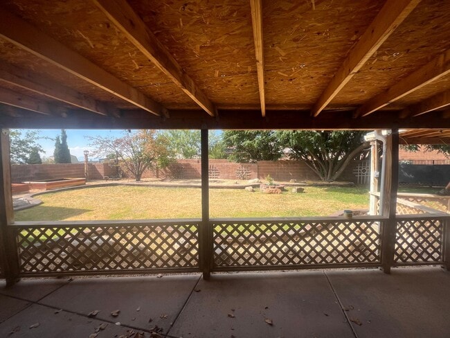 Building Photo - Beautiful Home in the Granada Hills area