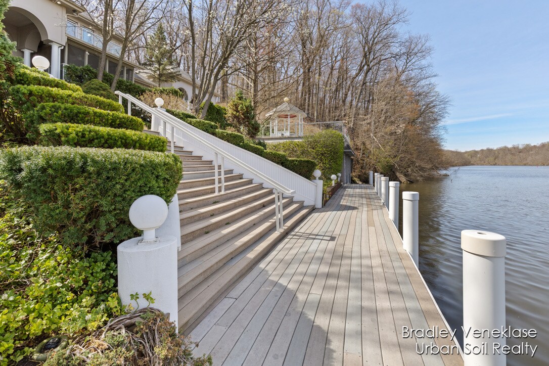 Building Photo - 7635 Sandy Hollow Ln SE