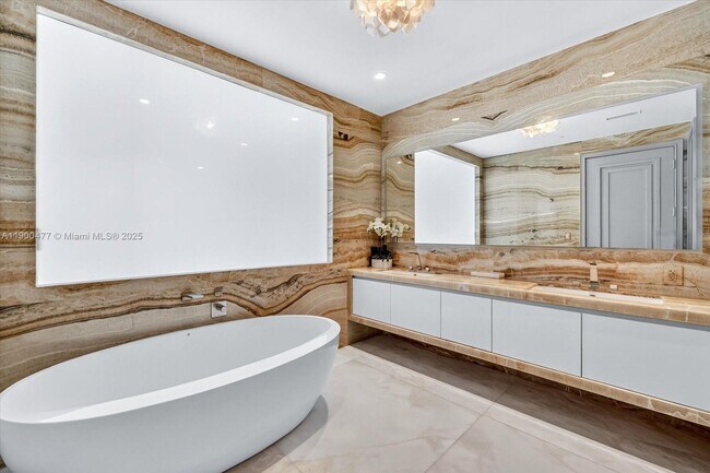 Building Photo - 17901 Collins Ave