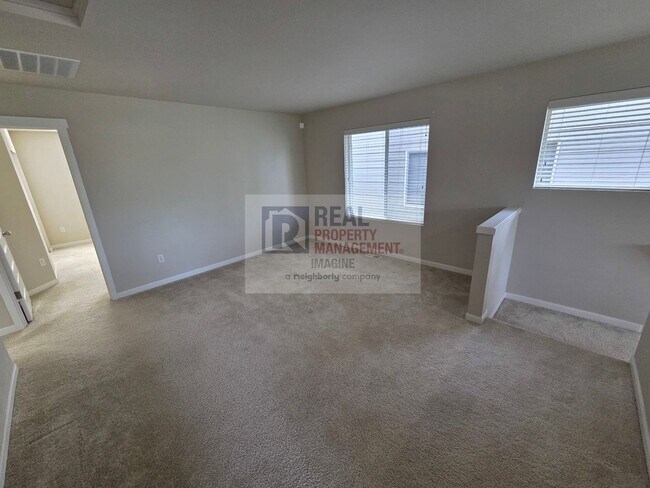 Building Photo - Modern 3 Bedroom, 2.5 Bath Home In Quiet Community!