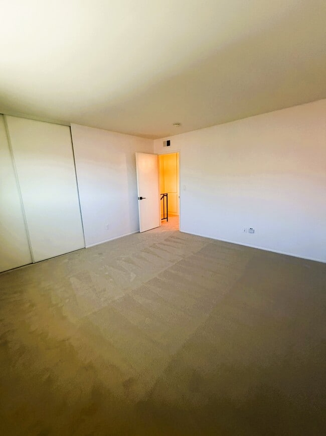 Building Photo - 25356 Vía Verde