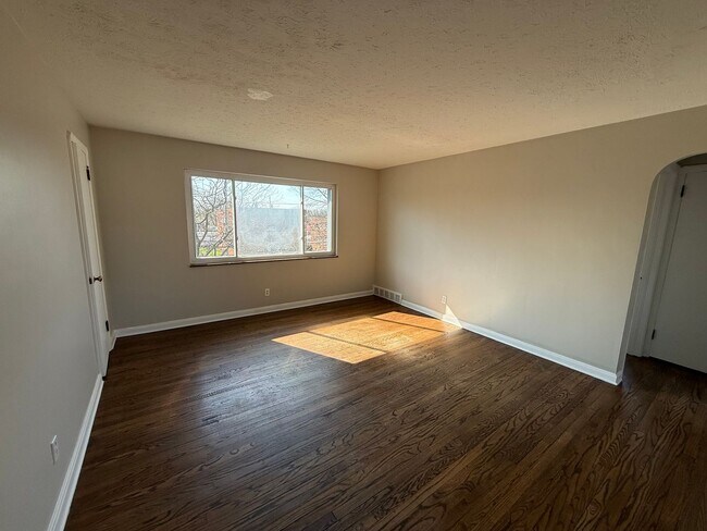 Building Photo - 4101 Ridge Rd