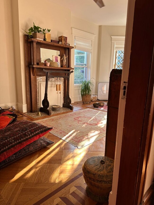 Building Photo - Renovated 3 Bedroom 2 Bathroom House Across From The Park