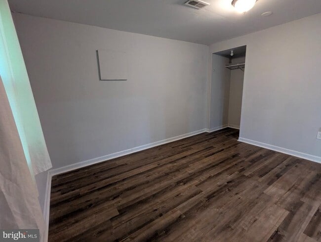 Building Photo - 3813 Oak St