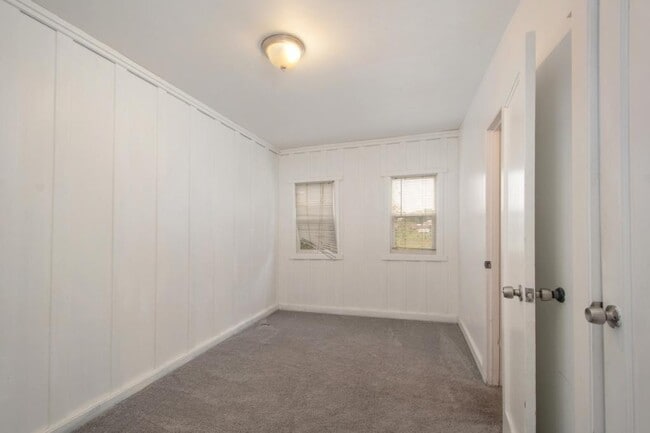 Building Photo - 5061 Keeney St