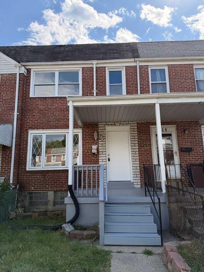 Building Photo - 932 Elton Ave