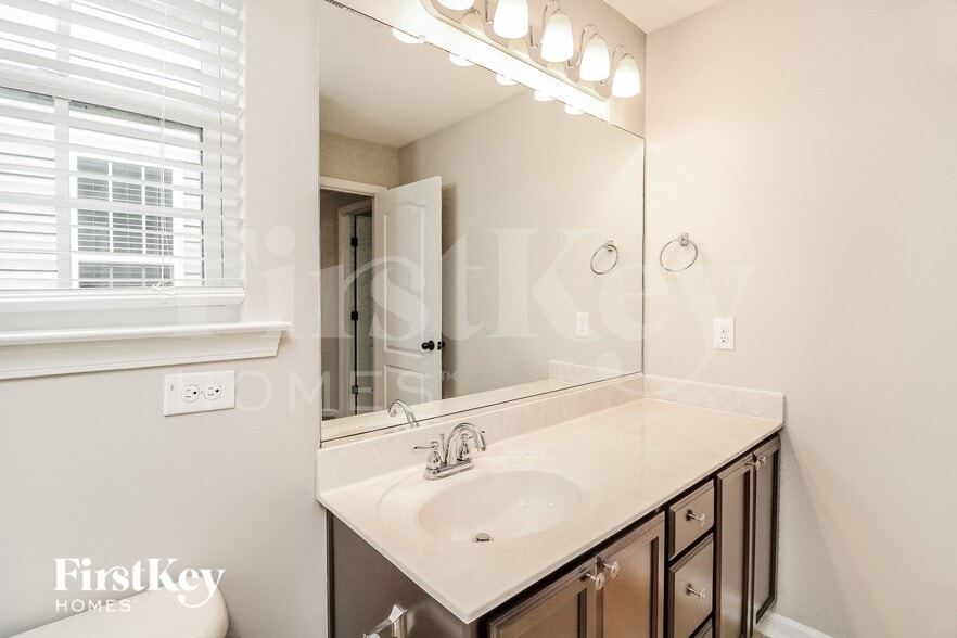 Building Photo - 5445 Misty Hill Cir