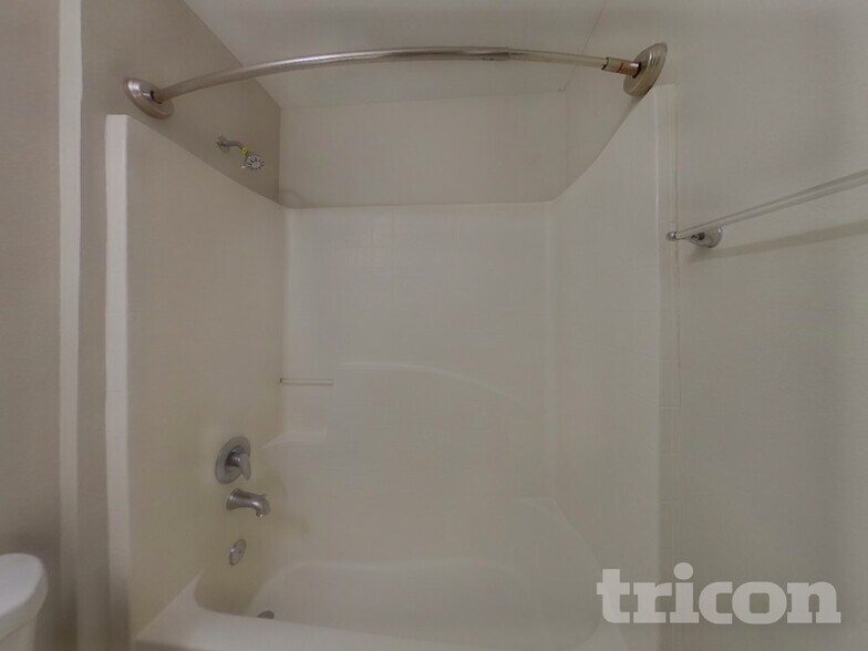 Building Photo - 2718 Port Ct