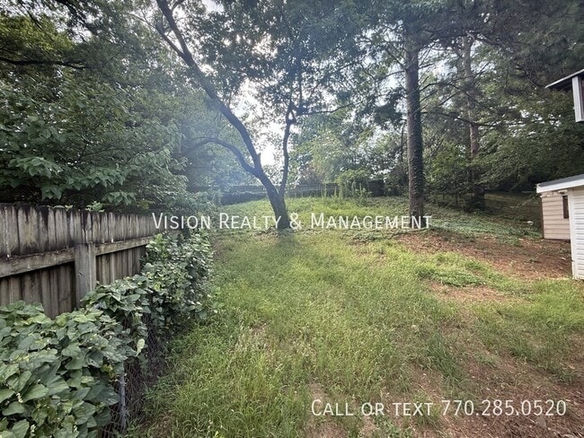Building Photo - 133 Salem Dr