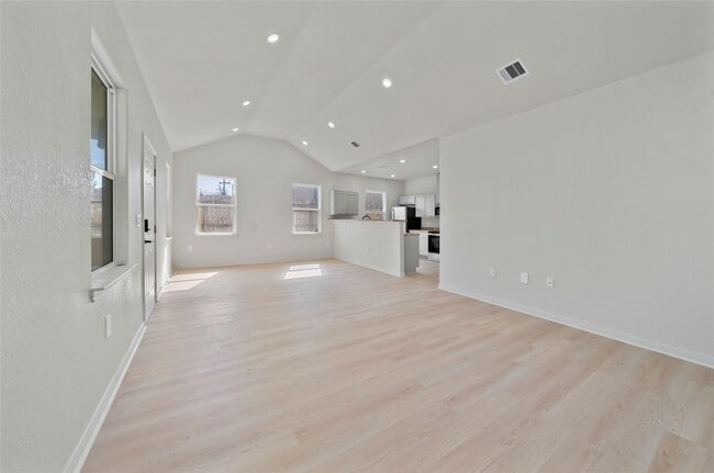 Building Photo - 4415 Castor St