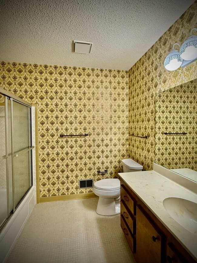 Building Photo - SHORT TERM AVAILABLE [Shandon]