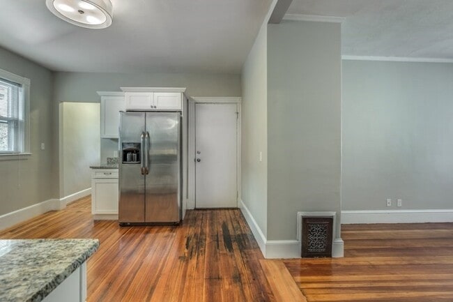 Building Photo - 15 Clementine Park