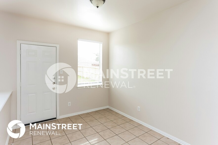 Building Photo - 532 Pinnacle Dr