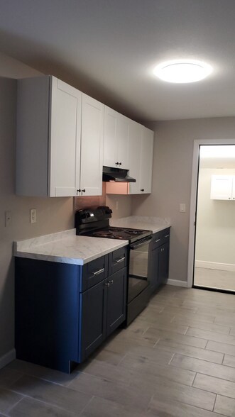 Building Photo - 15149 Westminister Ave