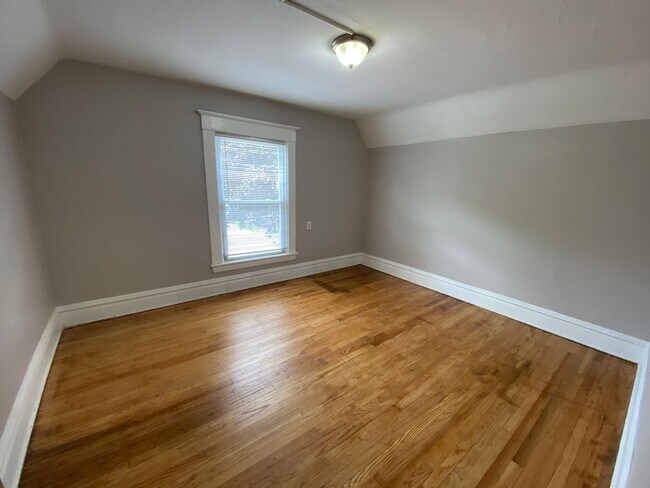 Building Photo - 1036 Alpine Ave NW