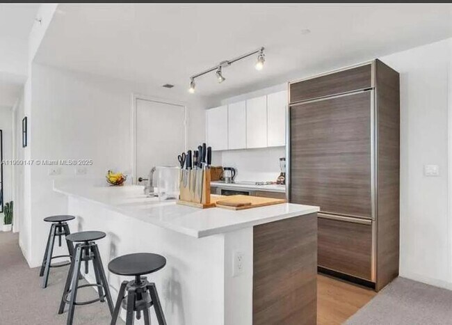 Primary Photo - 1100 S Miami Ave