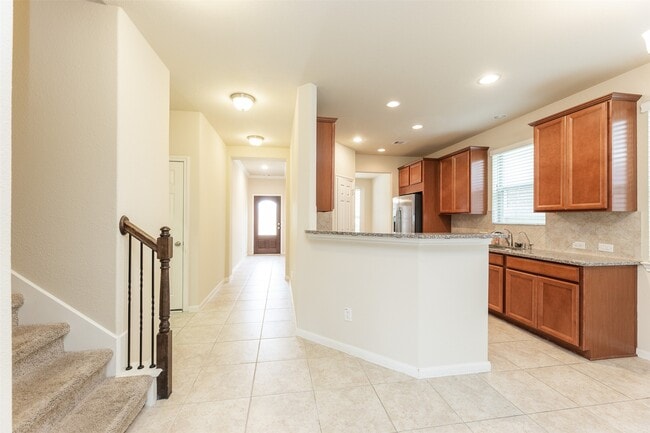 Building Photo - 16915 Sedum Grn