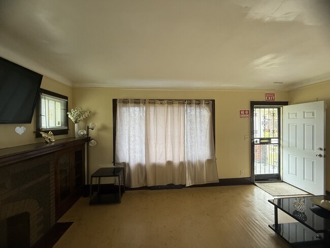 Building Photo - 7450 Chalfonte St