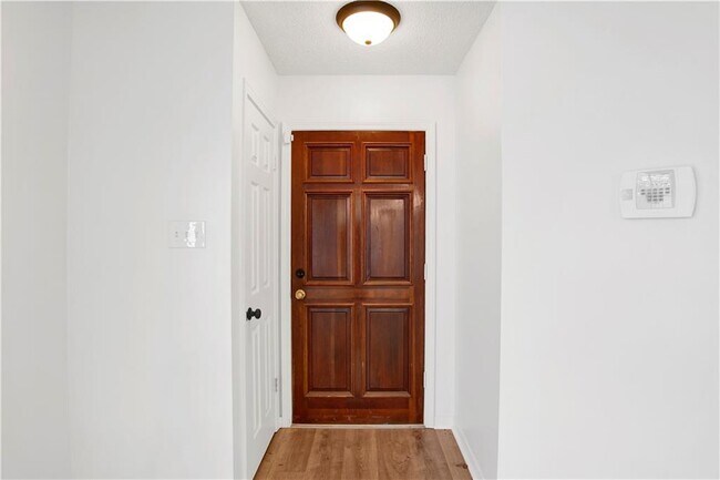 Building Photo - 5631 Bentley Ln