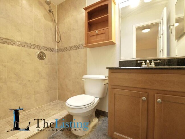 Building Photo - 2898 Plaza Terrace Dr