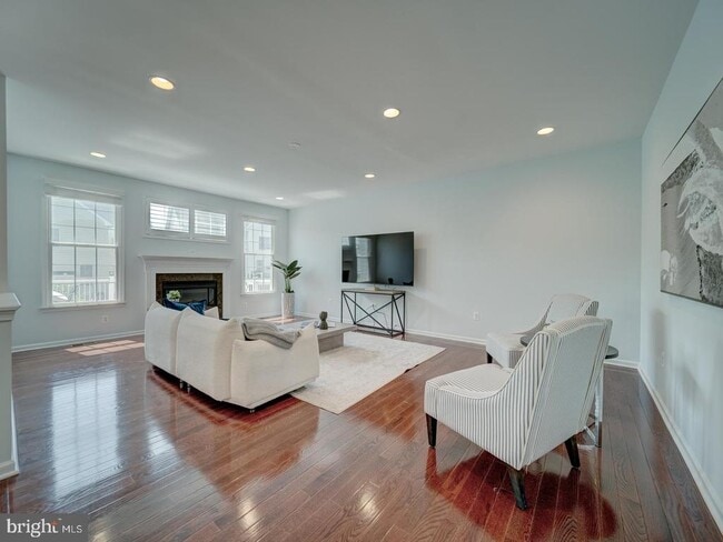 Building Photo - 43320 Barnstead Dr