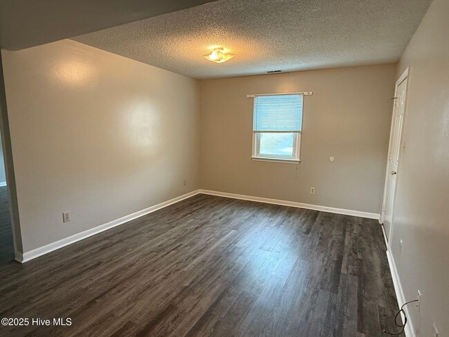 Building Photo - 2310 Indian Dr