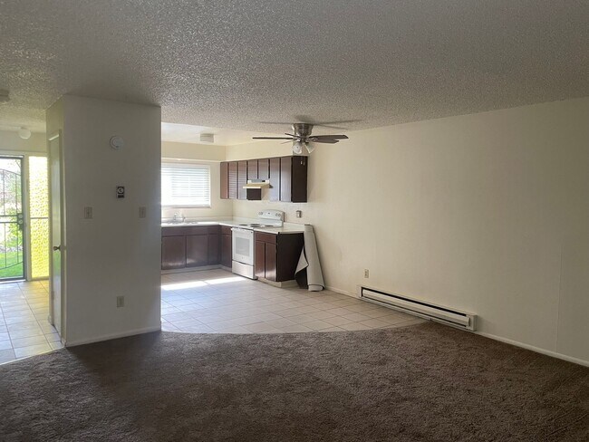 Building Photo - 482 Smithridge Park