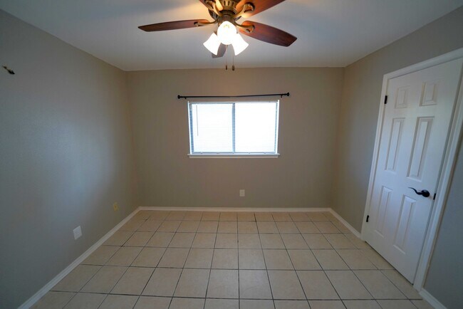 Building Photo - Updated Single Story in Schertz! Realtor Commission: $500