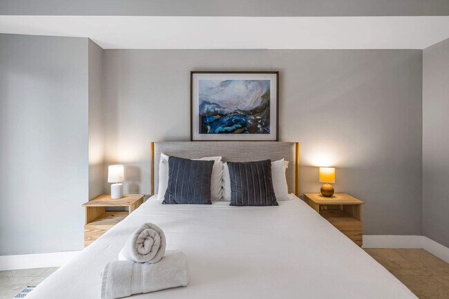 Building Photo - 485 Brickell Ave