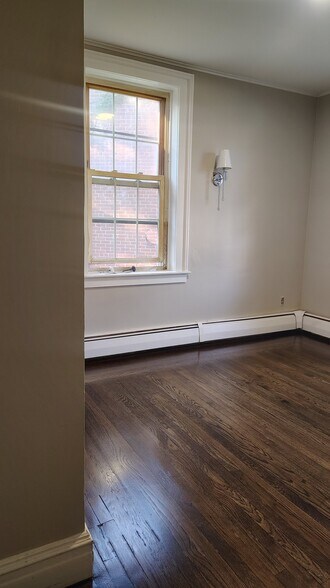 Building Photo - 9 University Pl